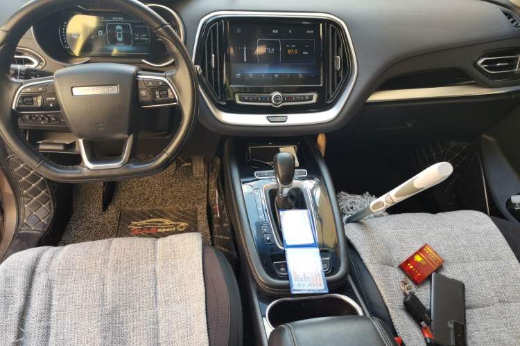 Used JETOUR X70 2018 1.5T Automatic Luxury Edition Center Console