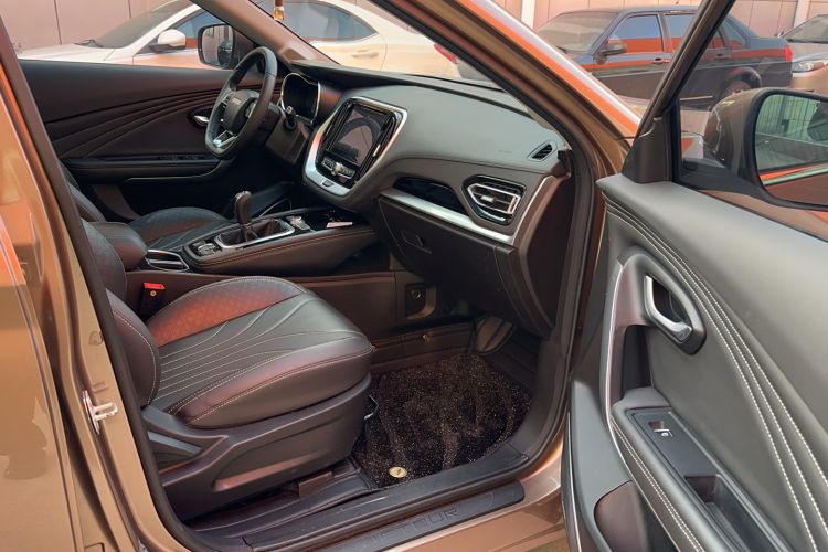 Used JETOUR X70 2018 1.5T Manual Enjoyment Edition Interior 10