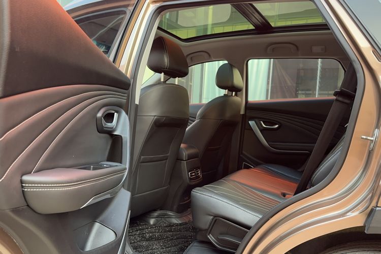 Used JETOUR X70 2018 1.5T Manual Enjoyment Edition Interior 3