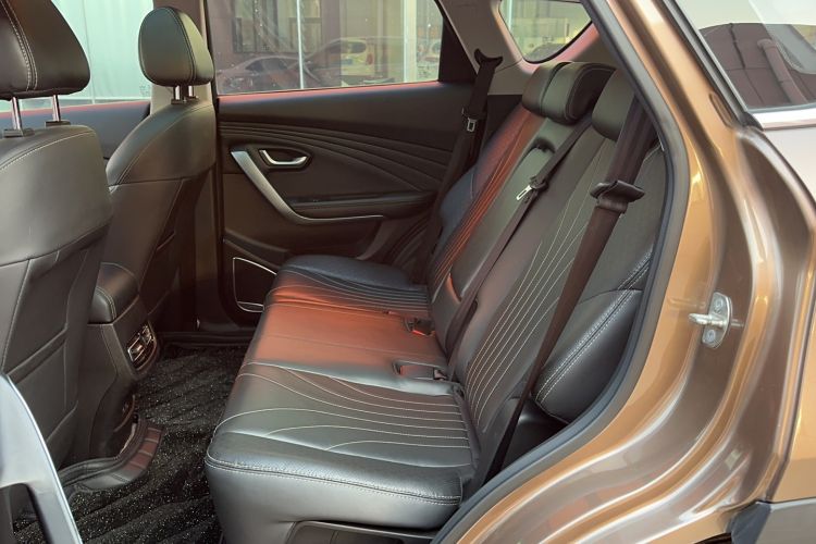 Used JETOUR X70 2018 1.5T Manual Enjoyment Edition Interior 4
