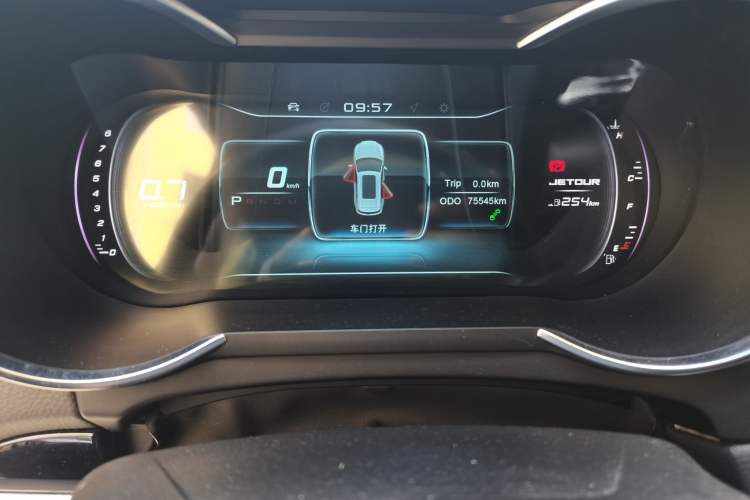 Used JETOUR X70 2018 1.5T Automatic Luxury Edition Odometer Close Up
