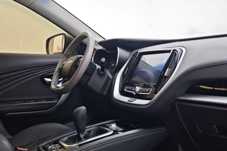 Used JETOUR X70 2018 1.5T Manual Enjoyment Edition Interior 2