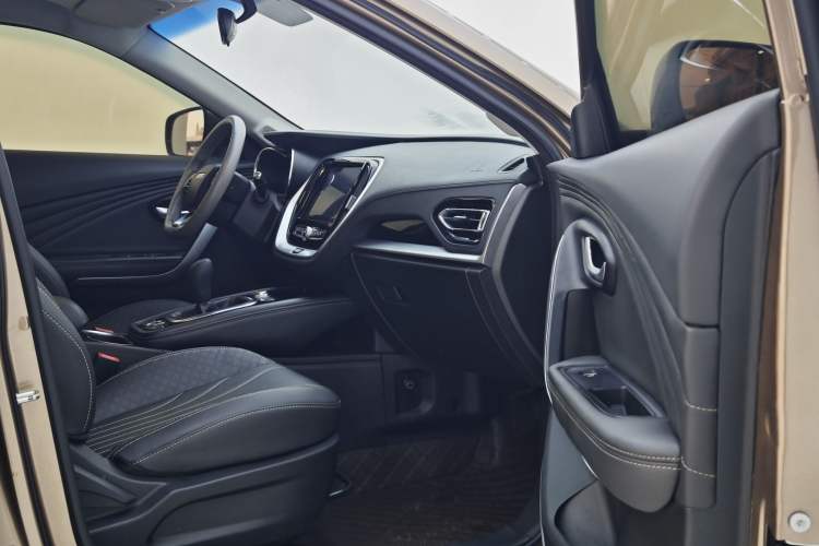 Used JETOUR X70 2018 1.5T Manual Enjoyment Edition Interior 4