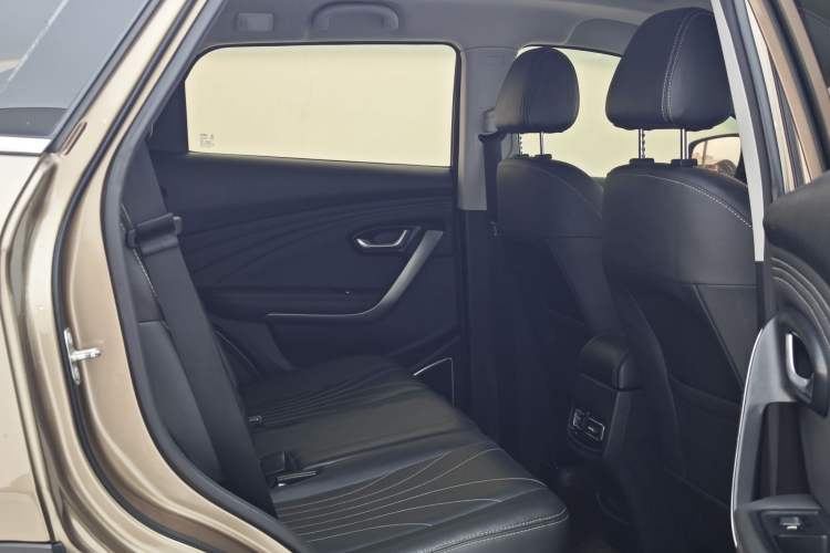 Used JETOUR X70 2018 1.5T Manual Enjoyment Edition Interior 5
