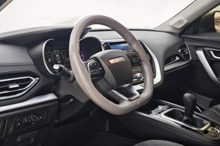 Used JETOUR X70 2018 1.5T Manual Enjoyment Edition Interior 9