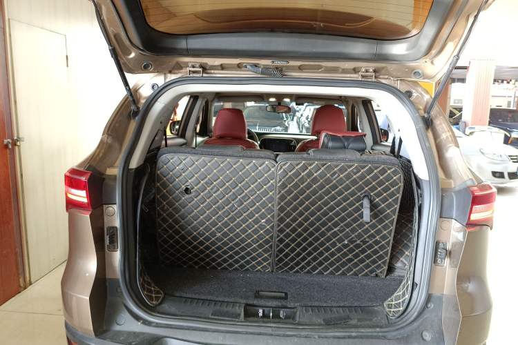 Used JETOUR X70 2018 1.5T Manual Enjoyment Edition Trunk