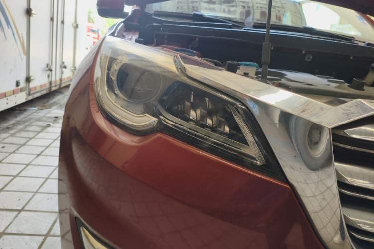 Used JETOUR X70 2018 1.5T Automatic YueXing Edition Right Front Headlight