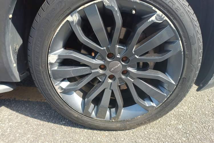 Used JETOUR X70 2018 1.5T Automatic Smart Drive Edition Right Front Wheel Hub
