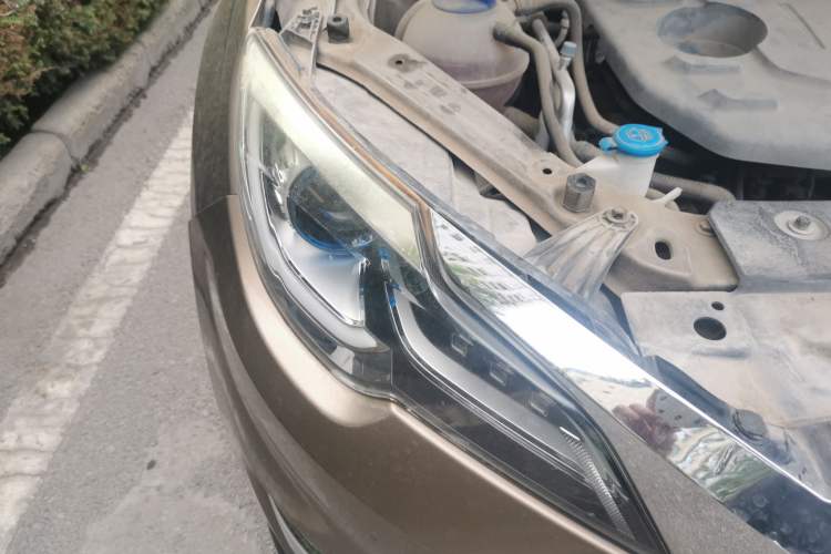 Used JETOUR X70 2018 1.5T Manual Enjoyment Edition Right Front Headlight
