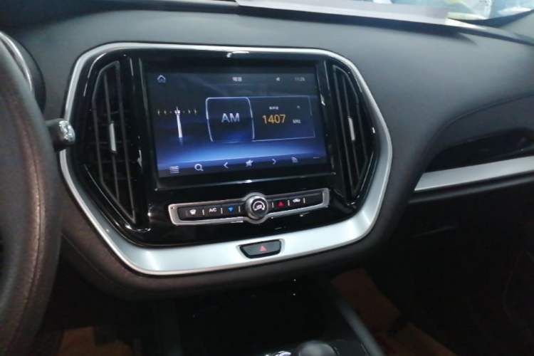 Used JETOUR X70 2018 1.5T Automatic Comfort Edition Audio And AC Panel