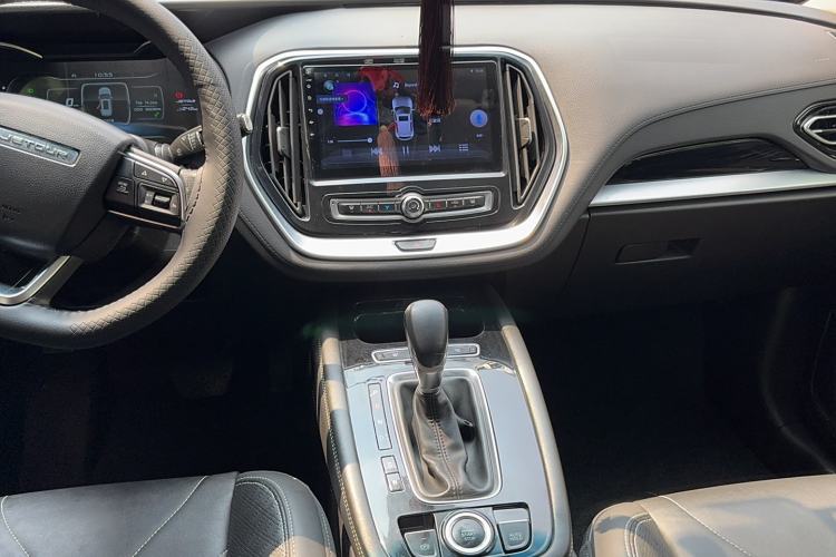Used JETOUR X70 2018 1.5T Automatic Luxury Edition Audio And AC Panel