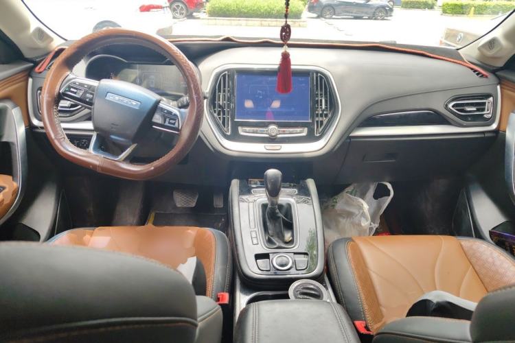 Used JETOUR X70 2018 1.5T Automatic Luxury Edition Center Console