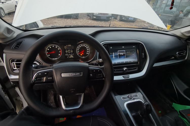 Used JETOUR X70 2018 1.5T Manual Jingxing Edition Center Console