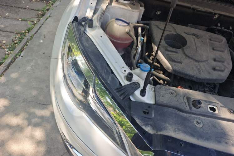 Used JETOUR X70 2018 1.5T Automatic YueXing Edition Engine Bay Right