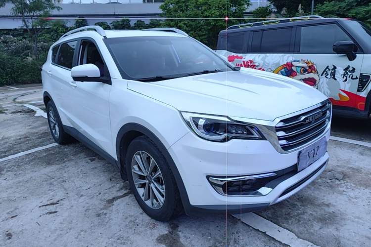Used JETOUR X70 2018 1.5T Automatic YueXing Edition Front Right 45 Deg