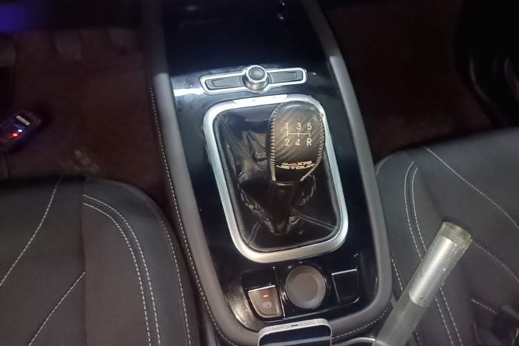 Used JETOUR X70 2018 1.5T Manual Comfort Edition Gear Lever