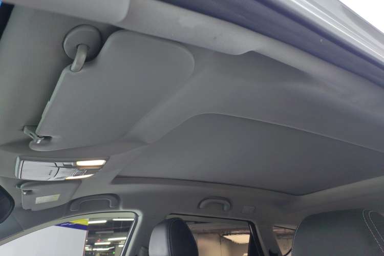 Used JETOUR X70 2018 1.5T Automatic Luxury Edition Headliner