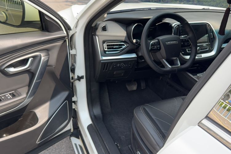 Used JETOUR X70 2018 1.5T Automatic Luxury Edition Interior 2