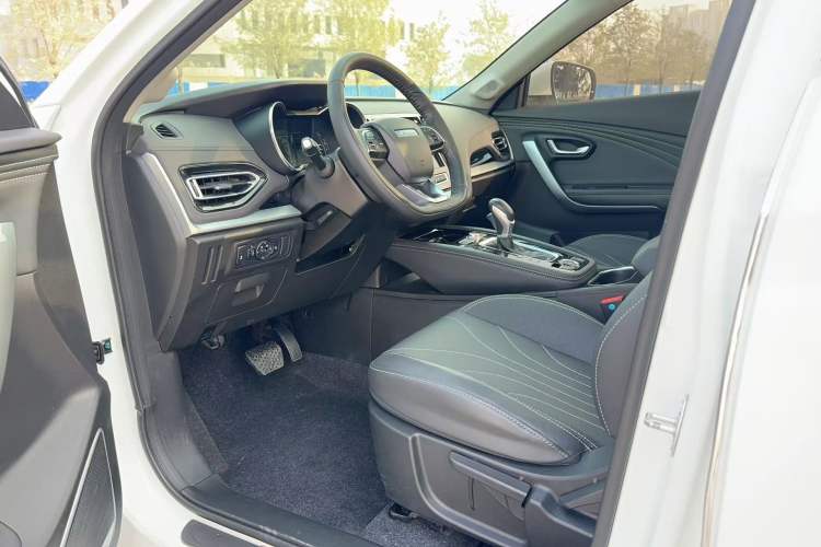 Used JETOUR X70 2018 1.5T Automatic YueXing Edition Interior 4