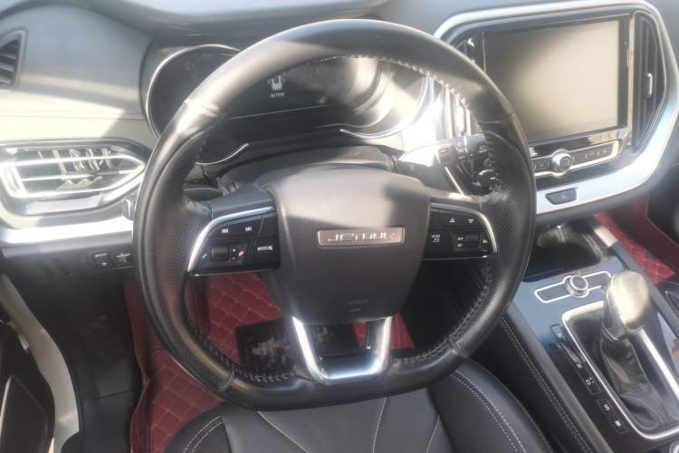 Used JETOUR X70 2018 1.5T Automatic YueXing Edition Interior 5