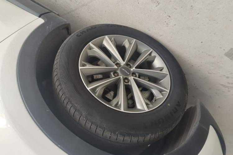 Used JETOUR X70 2018 1.5T Automatic YueXing Edition Left Front Wheel Hub
