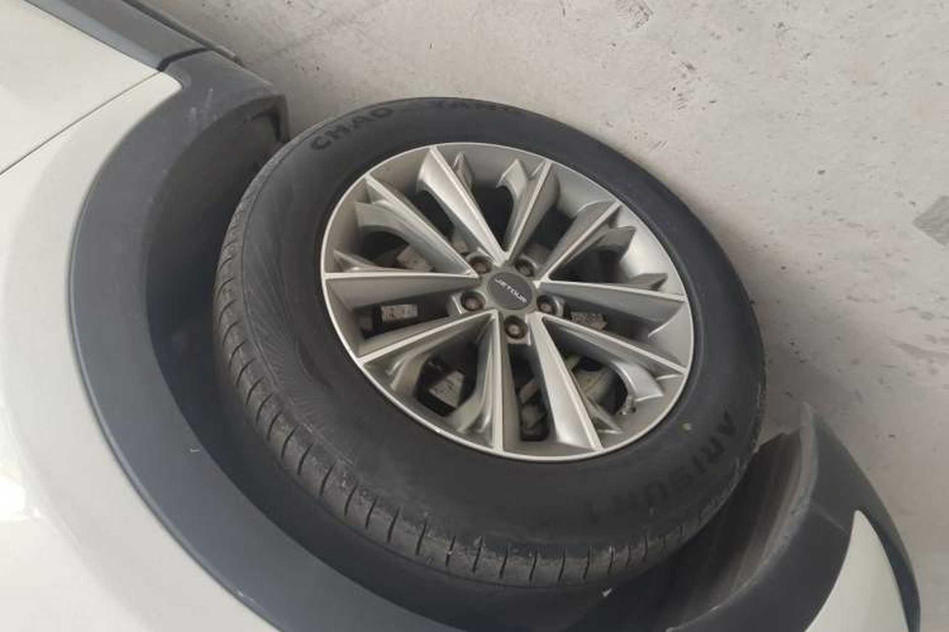 Used JETOUR X70 2018 1.5T Automatic YueXing Edition Left Front Wheel Hub