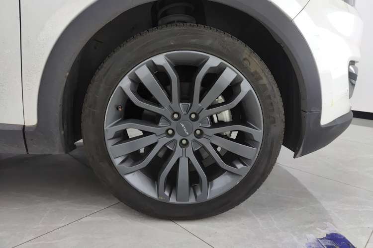 Used JETOUR X70 2018 1.5T Automatic Smart Drive Edition Left Rear Wheel Hub