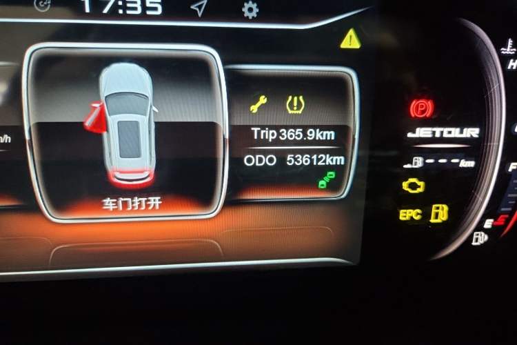 Used JETOUR X70 2018 1.5T Manual Smart Drive Edition Odometer Close Up