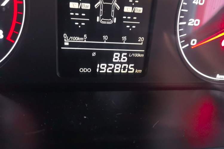 Used JETOUR X70 2018 1.5T Manual Jingxing Edition Odometer Close Up