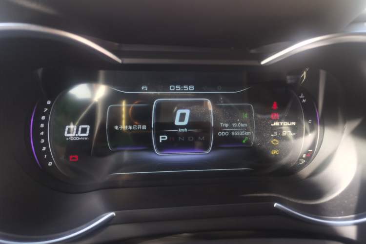 Used JETOUR X70 2018 1.5T Automatic YueXing Edition Odometer Close Up