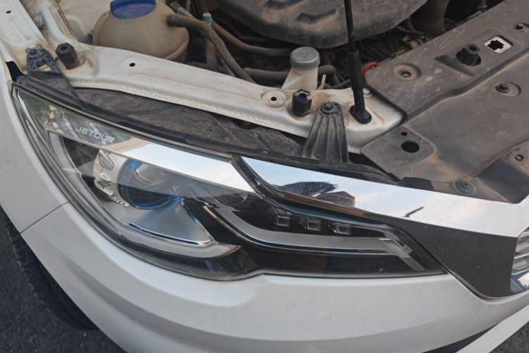 Used JETOUR X70 2018 1.5T Manual Smart Drive Edition Right Front Headlight
