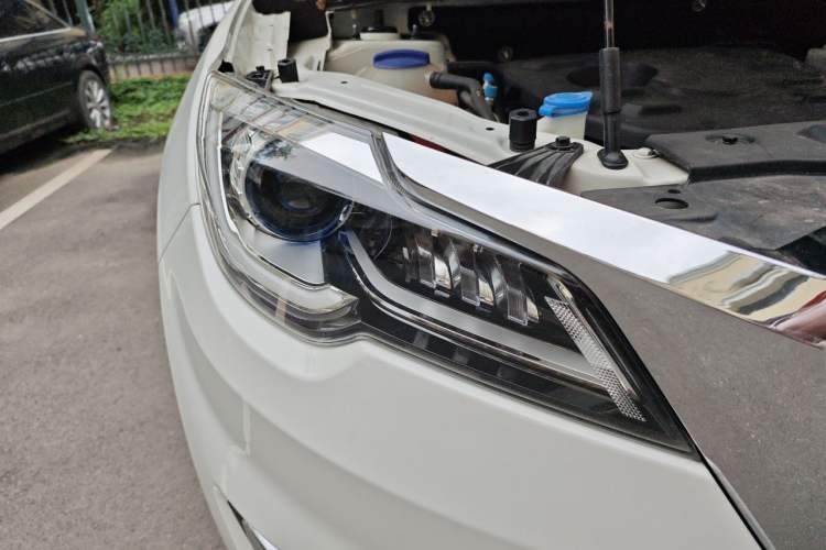 Used JETOUR X70 2018 1.5T Automatic YueXing Edition Right Front Headlight