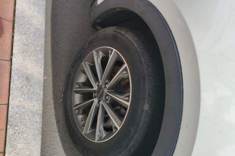 Used JETOUR X70 2018 1.5T Manual Comfort Edition Right Front Wheel Hub