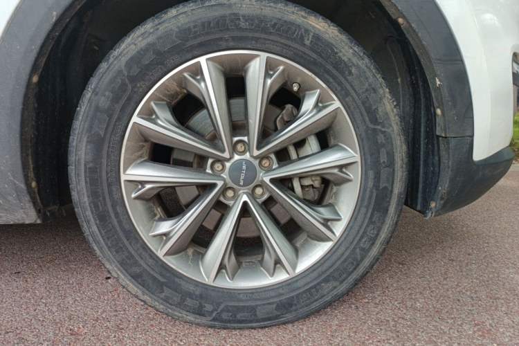 Used JETOUR X70 2018 1.5T Manual Enjoyment Edition Right Front Wheel Hub