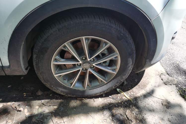 Used JETOUR X70 2018 1.5T Manual Comfort Edition Right Front Wheel Hub