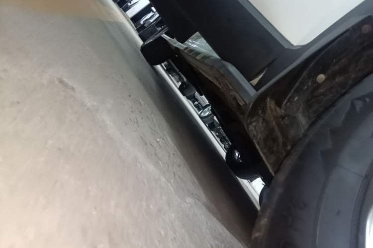 Used JETOUR X70 2018 1.5T Manual Comfort Edition Right Side Sill