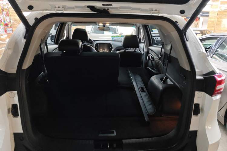 Used JETOUR X70 2018 1.5T Automatic Smart Drive Edition Trunk