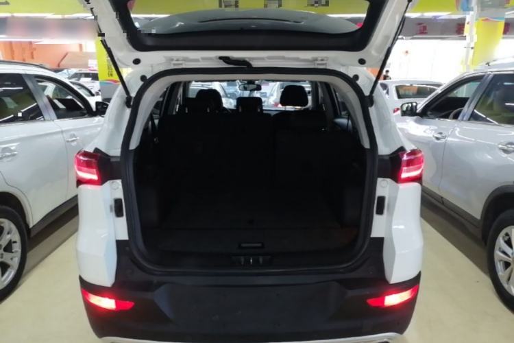 Used JETOUR X70 2018 1.5T Automatic Comfort Edition Trunk