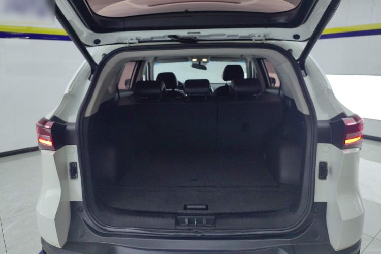 Used JETOUR X70 2018 1.5T Automatic Luxury Edition Trunk