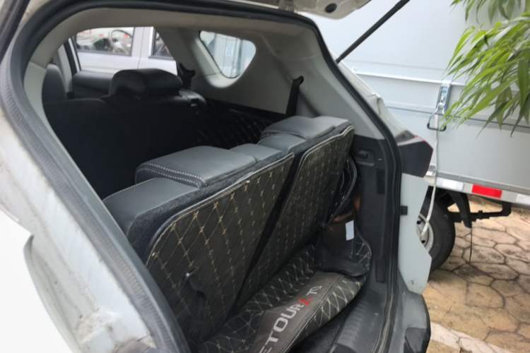 Used JETOUR X70 2018 1.5T Manual Enjoyment Edition Trunk