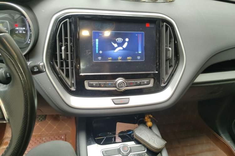 Used JETOUR X70 2018 1.5T Manual Enjoyment Edition Audio And AC Panel