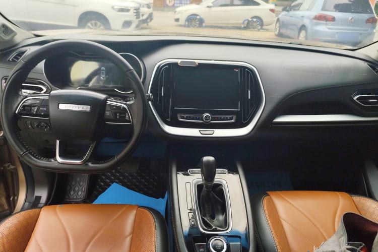 Used JETOUR X70 2018 1.5T Automatic Smart Drive Edition Center Console