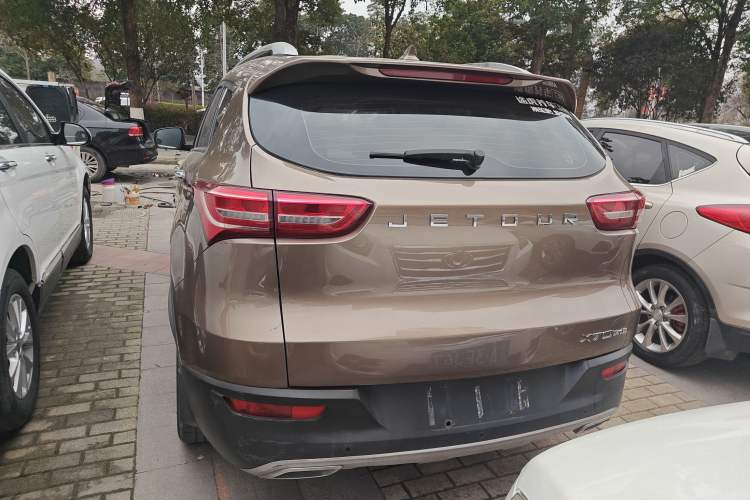 Used JETOUR X70 2018 1.5T Automatic Luxury Edition Exterior 4
