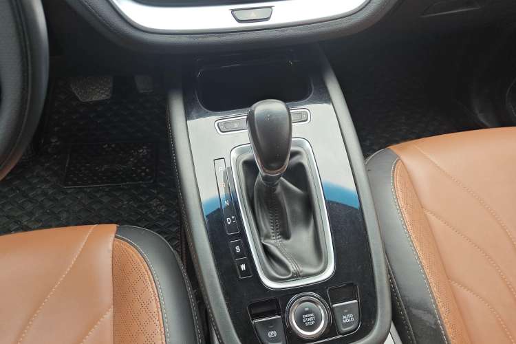 Used JETOUR X70 2018 1.5T Automatic Luxury Edition Gear Lever