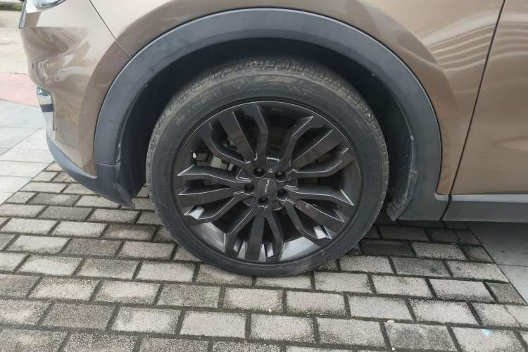 Used JETOUR X70 2018 1.5T Automatic Smart Drive Edition Left Front Wheel Hub