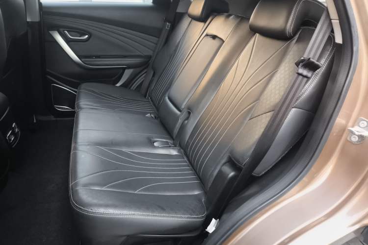 Used JETOUR X70 2018 1.5T Manual Enjoyment Edition Left Rear Seat