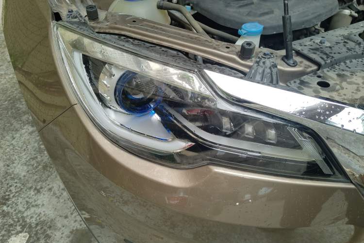 Used JETOUR X70 2018 1.5T Manual Enjoyment Edition Right Front Headlight