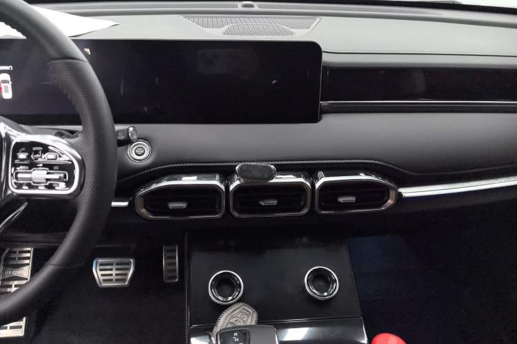 Used JETOUR X70 2019 1.5T DCT Jingxing Edition Audio And AC Panel