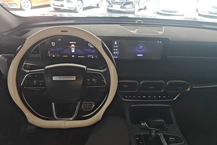 Used JETOUR X70 2019 1.5T DCT Jingxing Edition Center Console