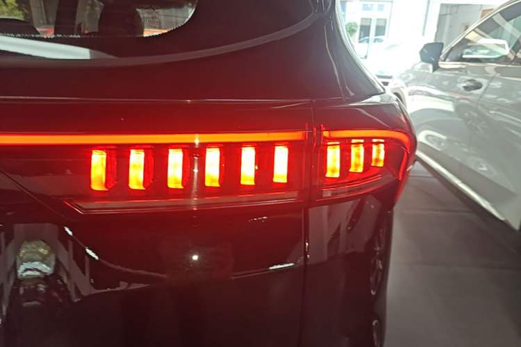 Used JETOUR X70 2019 1.5T DCT Jingxing Edition Right Rear Taillight